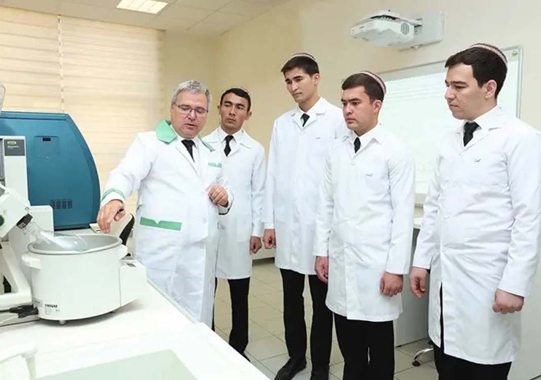 Türkmen döwlet uniwersiteti Slowakiýanyň Tehnologiýa uniwersiteti bilen hyzmatdaşlygy güýçlendirýär