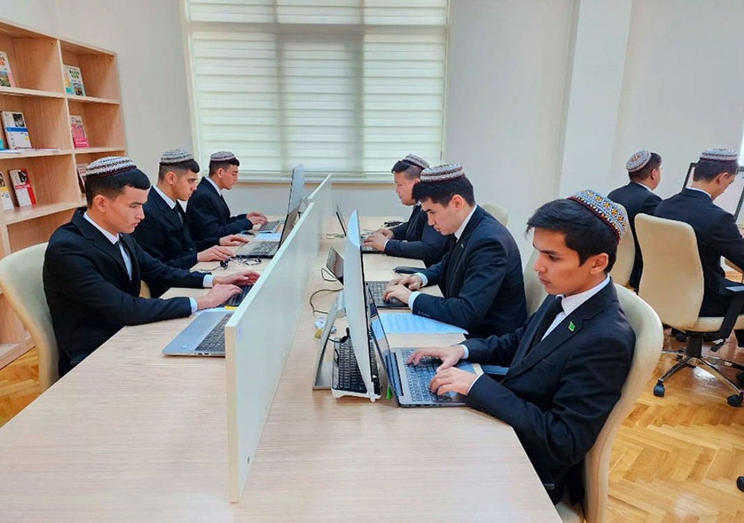 Türkmenistanda internet ulanyjylaryň sany üç milliondan geçdi