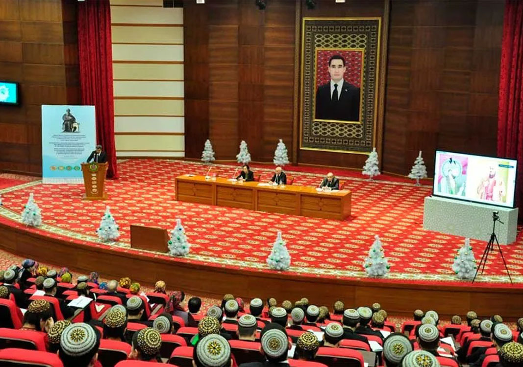 Halkara gatnaşyklary institutynda Magtymguly Pyragynyň doglan gününiň 300 ýyllygyna bagyşlanan maslahat geçirildi