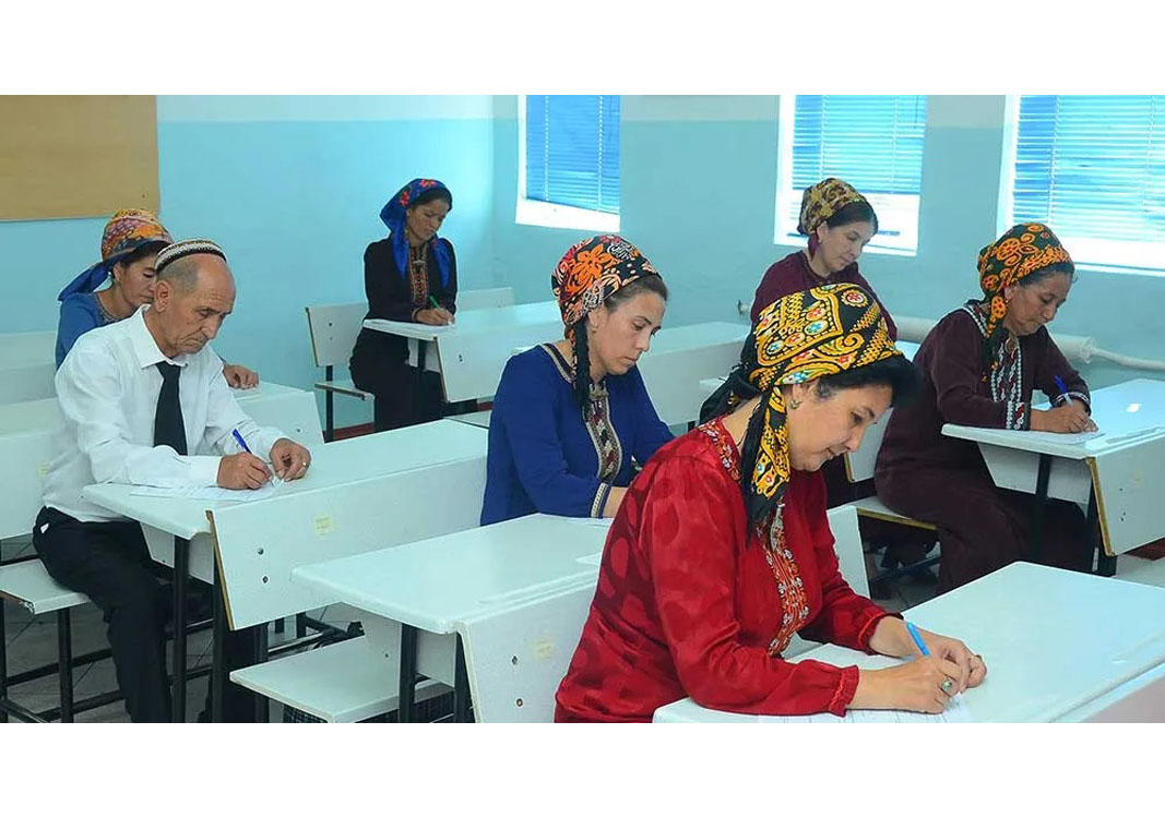 Lebap welaýatynda bilim işgärleriniň usuly-amaly okuwlary başlandy