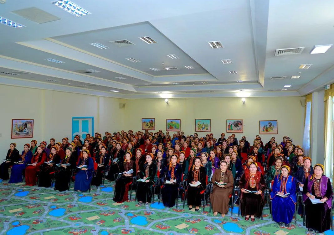 Bilim işgärleriniň usuly-amaly taýýarlygy kämilleşdirilýär