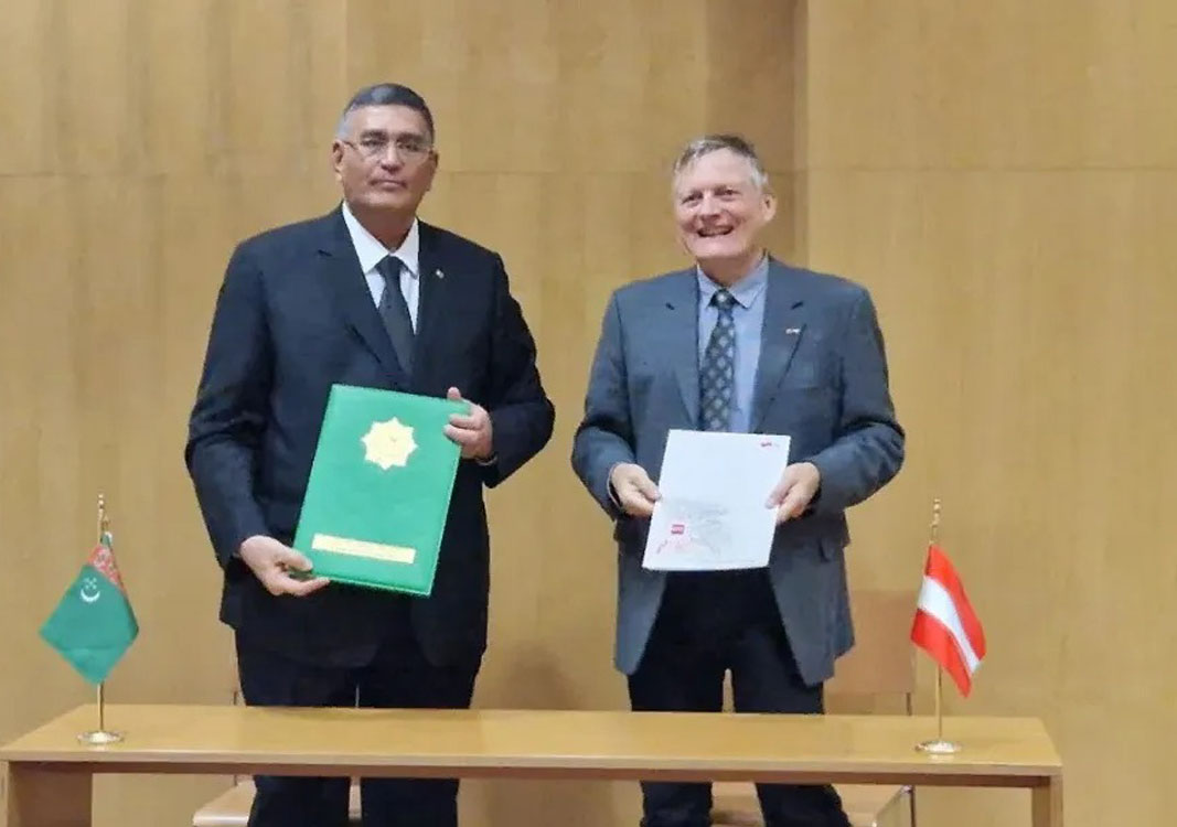 Türkmenistanyň we Awstriýanyň tehnologiki uniwersitetleri özara düşünişmek hakynda Ähtnama gol çekdiler