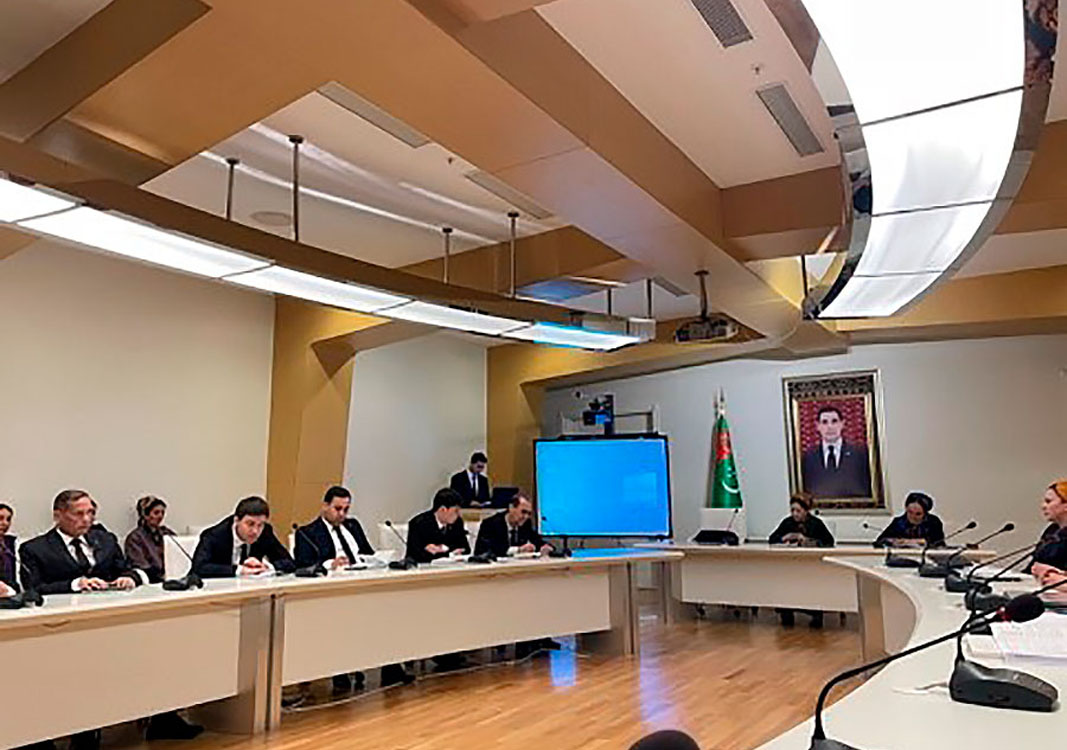 Tehnologik merkezde ylmy açyşlary täjirçilige öwürmek meseleleri boýunça maslahat geçirildi