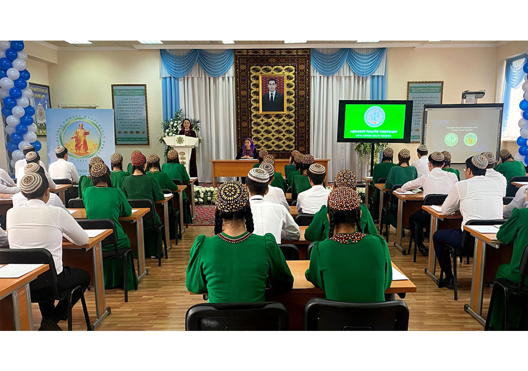 Aşgabat maliýe-ykdysady orta hünär okuw mekdebinde ykdysadyýet boýunça olimpiadanyň netijeleri jemlendi